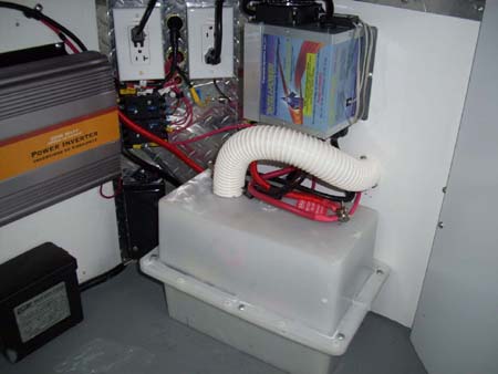 Power converter and battery